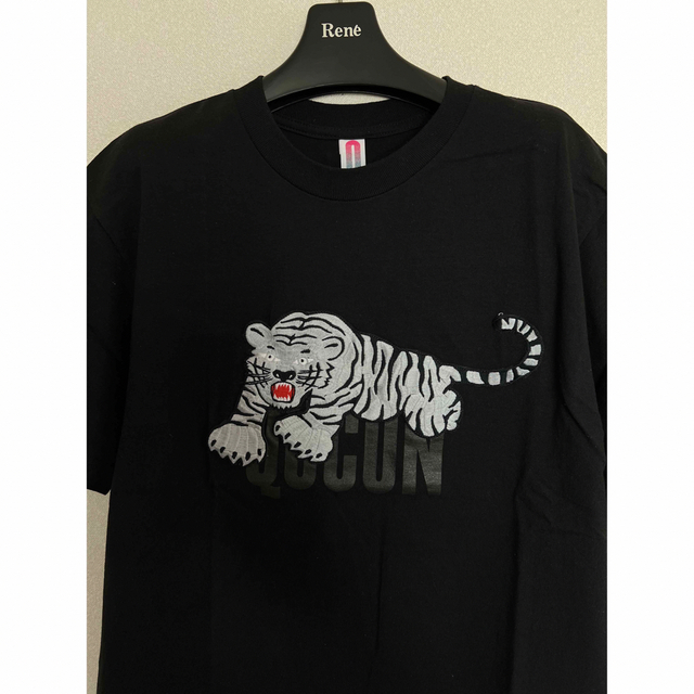 FRAGMENT(フラグメント)のQUCON×NUT BUTTERコラボTシャツ メンズのトップス(Tシャツ/カットソー(半袖/袖なし))の商品写真