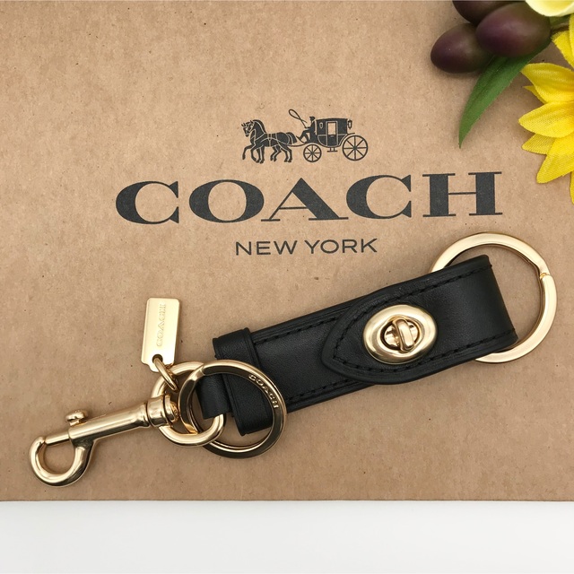 COACH(コーチ)のCOACH 大人気 カーフレザー トリガー スナップ ターンロック  新品 レディースのファッション小物(キーホルダー)の商品写真