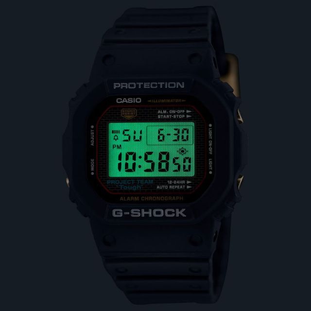 CASIO(カシオ)の新品未使用　カシオ Gショック　DW-5040PG-1JR 　40周年記念限定 メンズの時計(腕時計(デジタル))の商品写真