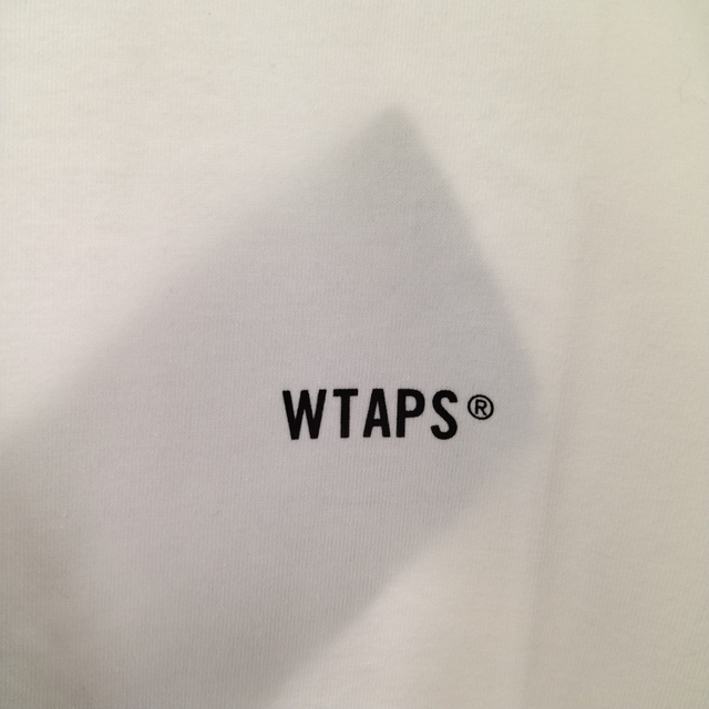 W)taps(ダブルタップス)のWTAPS ダブルタップス 22AW NO.24 SS TEE クロスプリント半袖Tシャツ ホワイト 222PCDT-ST03S メンズのトップス(Tシャツ/カットソー(半袖/袖なし))の商品写真