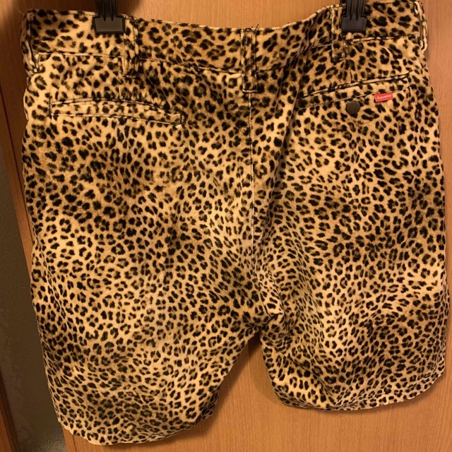 Supreme(シュプリーム)のsupreme velvet work short leopard サイズ32 メンズのパンツ(ショートパンツ)の商品写真