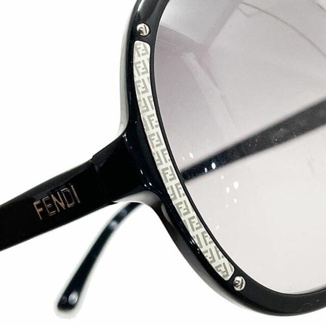 FENDI(フェンディ)のフェンディ サングラス FF ブラック 黒 グレーグラデーションレンズ レディースのファッション小物(サングラス/メガネ)の商品写真