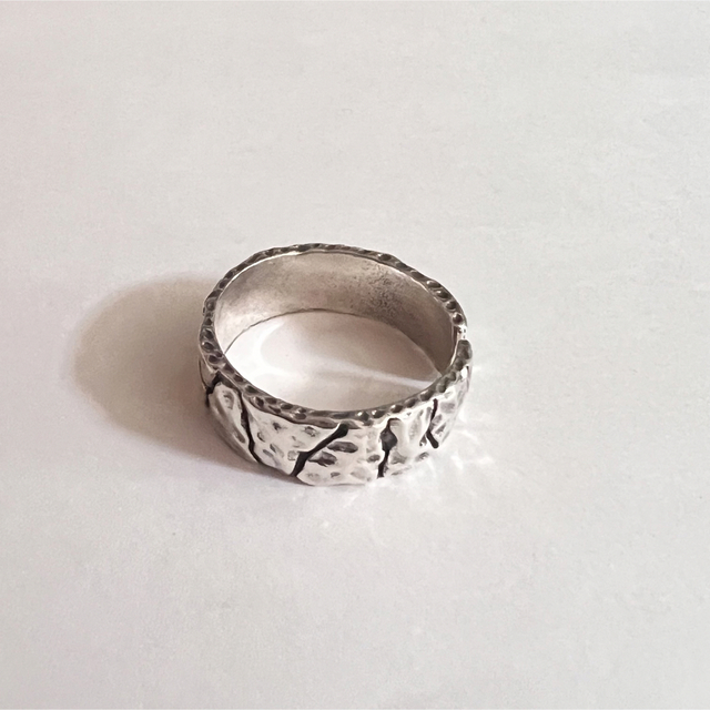 シルバーリング 925 銀 凸凹 クラック ヒビ バイカラー ユニセックス 指輪 メンズのアクセサリー(リング(指輪))の商品写真