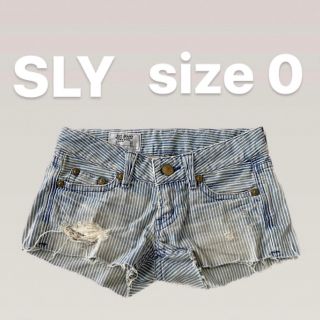 スライ(SLY)のSLY スライ ダメージ ストライプ　デニム ショート パンツ(デニム/ジーンズ)