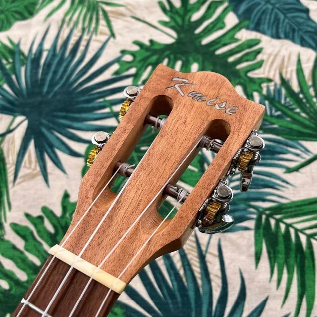Kmise ukulele】カーリーマホガニーのエレキ・コンサートウクレレ 【60