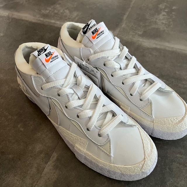 sacai(サカイ)のsacai × Nike Blazer Low White 28.0cm メンズの靴/シューズ(スニーカー)の商品写真