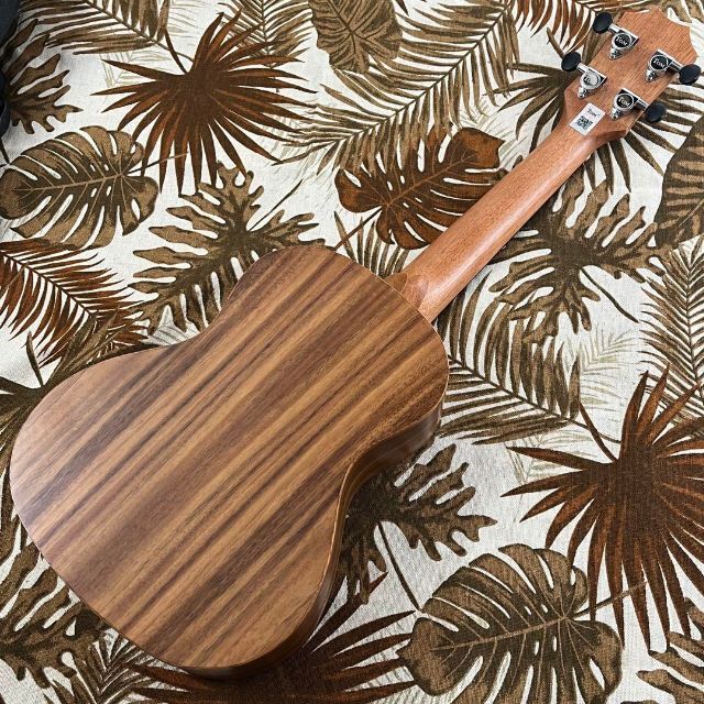 Tom ukulele】アカシアコア材のコンサート・ウクレレ【ウクレレ専門店】-