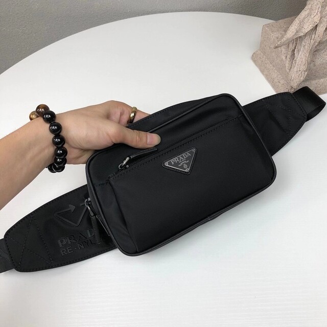 メンズ極美品ウエストバッグボディーバッグナイロンブラック | フリマアプリ ラクマ