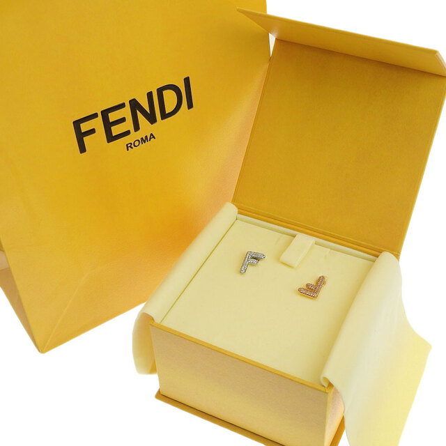 FENDI(フェンディ)の【本物保証】 箱付 超美品 フェンディ FENDI FFピアス FF柄 ロゴ ピアス ラインストーン ツートーン レディースのアクセサリー(ピアス)の商品写真