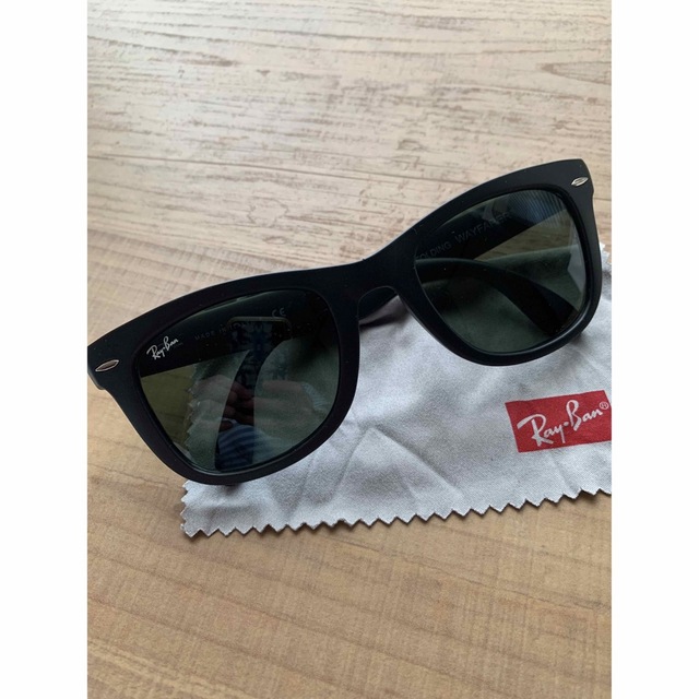 Ray-Ban(レイバン)のRay-Ban レイバンサングラス　折りたたみ　マットブラック　ユニセックス レディースのファッション小物(サングラス/メガネ)の商品写真