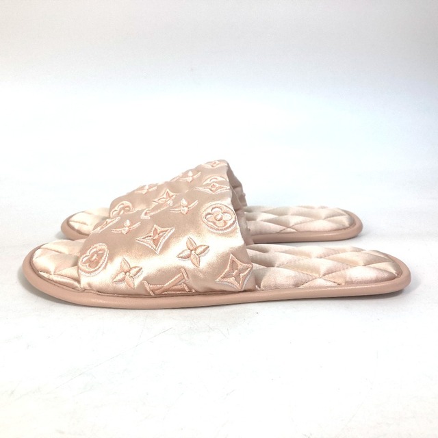 LOUIS VUITTON(ルイヴィトン)のルイヴィトン LOUIS VUITTON ルームシューズ モノグラム 刺繍 靴 スリッパ サテン ピンク レディースの靴/シューズ(その他)の商品写真
