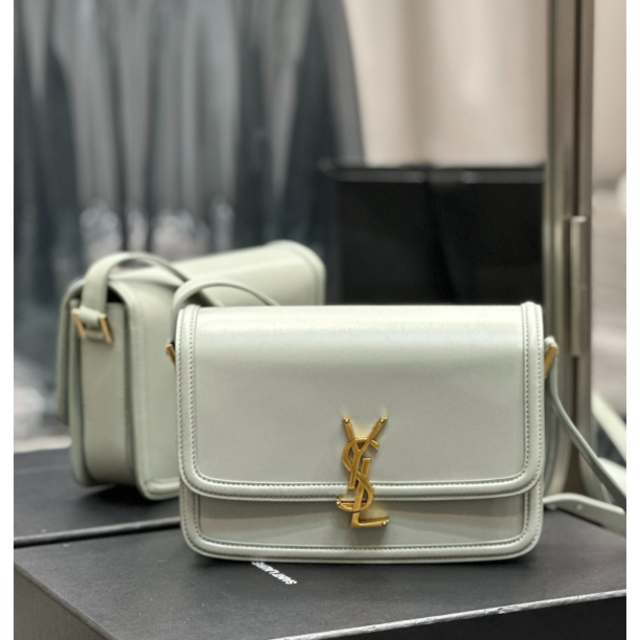 美品】Yves Saint Laurentサンローランショルダーバッグ 素晴らしい