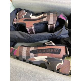 バーバリー(BURBERRY)のR renさん専用 Burberry サンダル(サンダル)