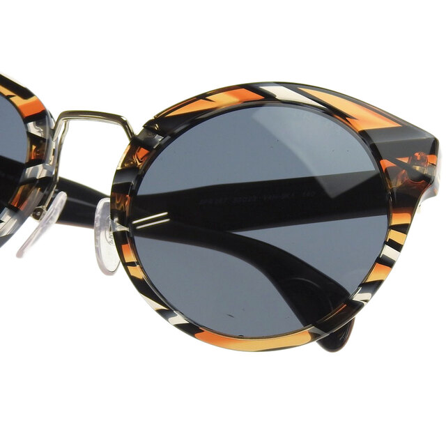 プラダ prada 未使用 サングラス 白 ホワイト キャットアイ ゴールド