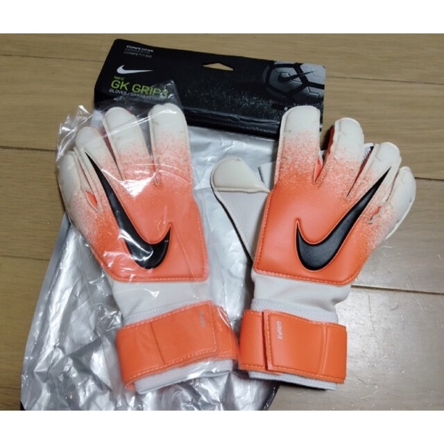 NIKE(ナイキ)のNIKEキーパーグローブ  6号ジュニアgrip3 ナイキ7700円未使用 スポーツ/アウトドアのサッカー/フットサル(ウェア)の商品写真