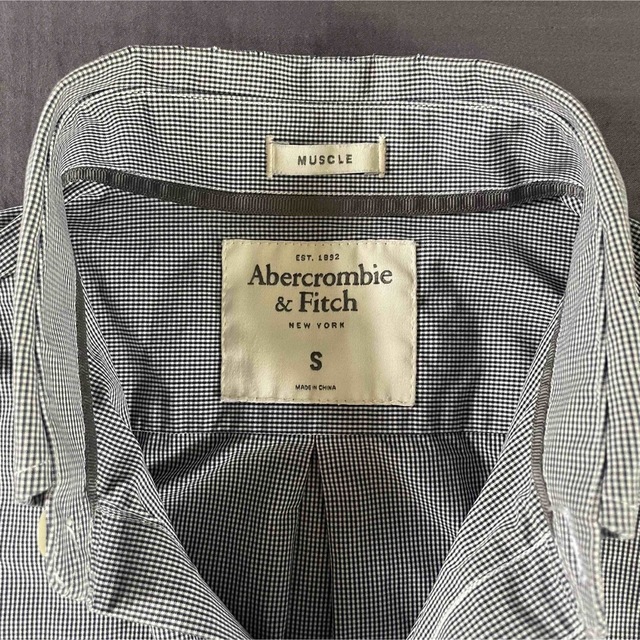 Abercrombie&Fitch(アバクロンビーアンドフィッチ)のアバクロ ギンガムチェック シャツ ネイビー メンズのトップス(シャツ)の商品写真