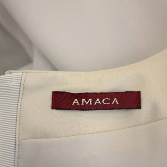 AMACA(アマカ)のアマカ Vネック七分袖ワンピース ロング フレア タック 38 ベージュ レディースのワンピース(ロングワンピース/マキシワンピース)の商品写真