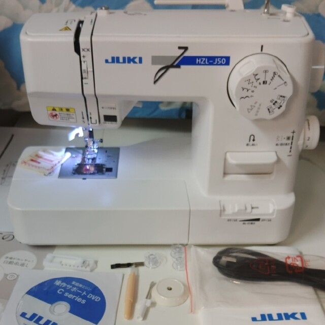 JUKI HZL-J50 　コンパクト電子ミシン スマホ/家電/カメラの生活家電(その他)の商品写真