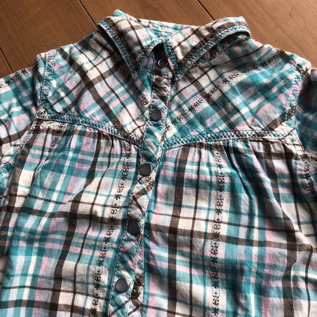 シャツ100 キッズ/ベビー/マタニティのキッズ服男の子用(90cm~)(Tシャツ/カットソー)の商品写真