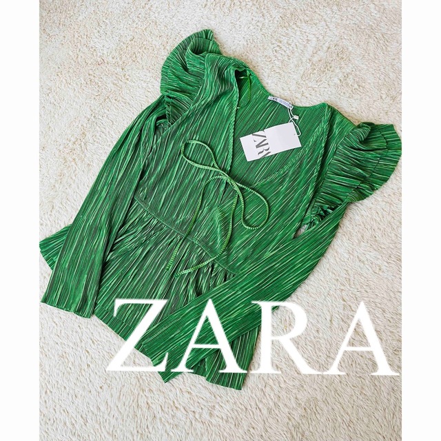 ZARA(ザラ)の新品　ZARA ザラ　トップス　ブラウス　プリーツ　フリル　グリーン　人気　完売 レディースのトップス(シャツ/ブラウス(長袖/七分))の商品写真