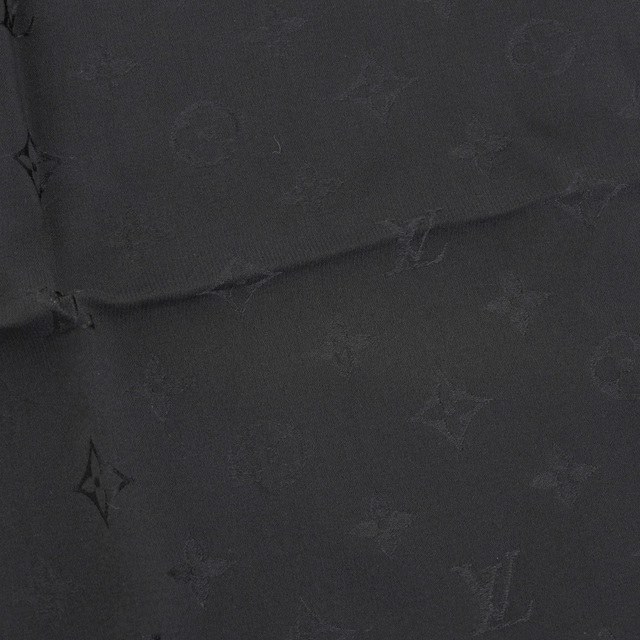 LOUIS VUITTON(ルイヴィトン)の【本物保証】 箱付 超美品 ルイヴィトン LOUIS VUITTON モノグラム スカーフ シルク 黒 レディースのファッション小物(バンダナ/スカーフ)の商品写真