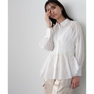 ナチュラルビューティーベーシック(NATURAL BEAUTY BASIC)の新品タグ付き　NBB　ウエストシャーリングシアーブラウス(シャツ/ブラウス(長袖/七分))