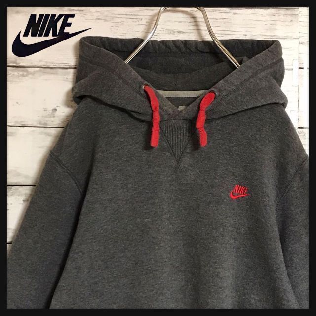 NIKE(ナイキ)の【美品】ナイキスポーツウェア☆刺繍ロゴ入りパーカー　裏起毛　グレー　A408 メンズのトップス(パーカー)の商品写真