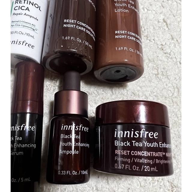 Innisfree(イニスフリー)の早い者勝ち価格☺︎イニスフリー　ブラックティーセラム　レチシカ コスメ/美容のスキンケア/基礎化粧品(化粧水/ローション)の商品写真