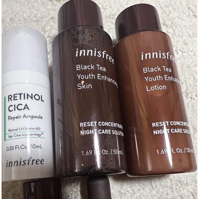 Innisfree(イニスフリー)の早い者勝ち価格☺︎イニスフリー　ブラックティーセラム　レチシカ コスメ/美容のスキンケア/基礎化粧品(化粧水/ローション)の商品写真