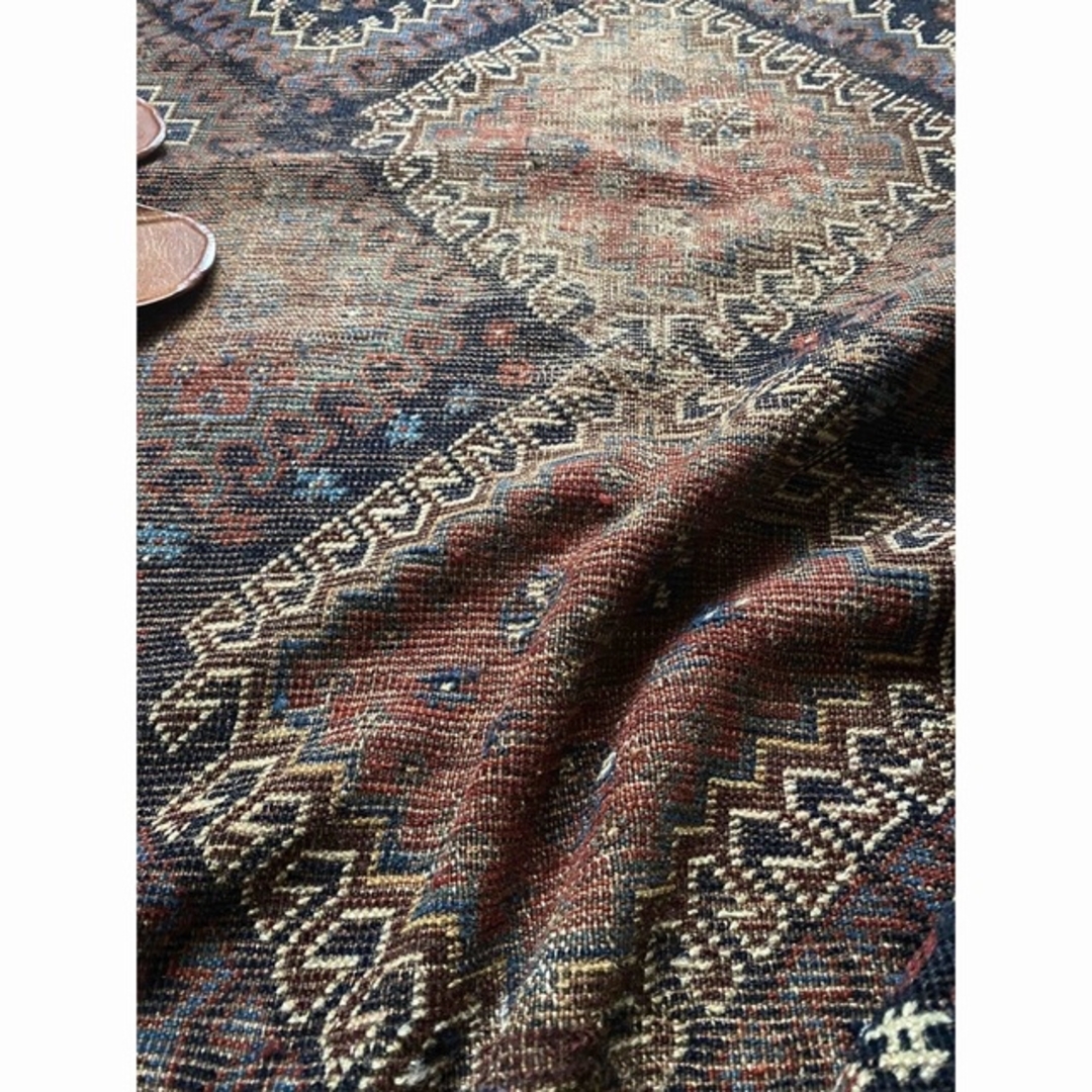 IDEE(イデー)のAntique khamse qashqai rug※GW終了までお値下げ！ インテリア/住まい/日用品のラグ/カーペット/マット(ラグ)の商品写真