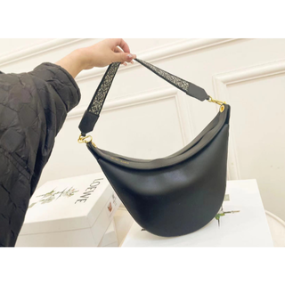 クーポン利用で1000円OFF LOEWE バムバック ベジタルカーフ