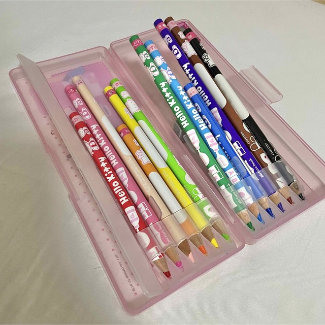 サンリオ(サンリオ)のハローキティ 色鉛筆12色 エンタメ/ホビーのアート用品(色鉛筆)の商品写真