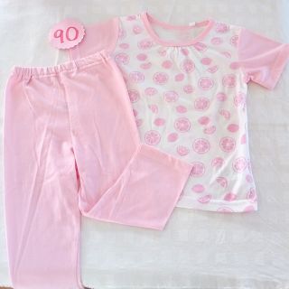 イオン(AEON)の90♡新品♡女の子用半袖+長ズボンパジャマ♡ピンク×白♡フルーツ柄♡(パジャマ)