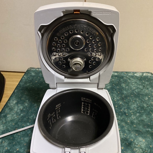 三菱IH炊飯器5.5合NJ-UA104