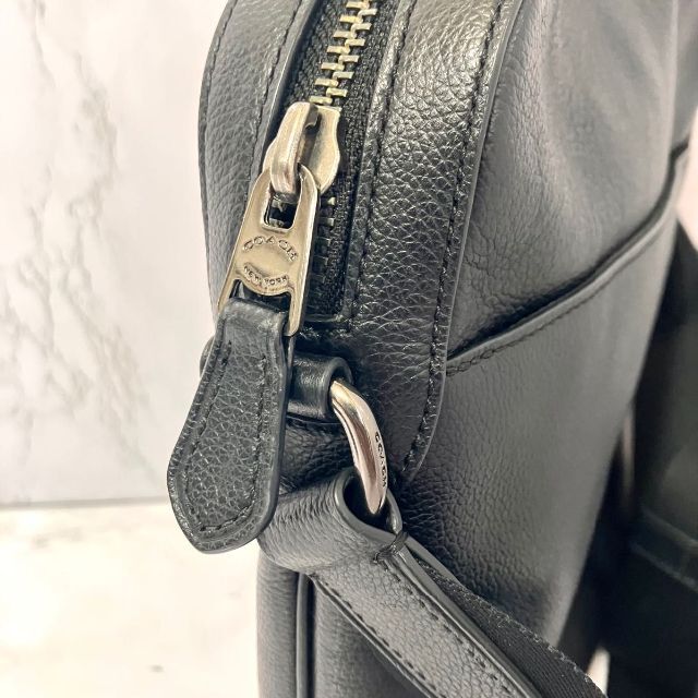 COACH コーチメンズ ショルダーバッグ レザー 無地 フライト