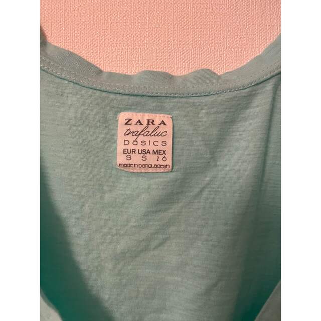 ZARA(ザラ)のZARA  Tシャツ　カットソー　グリーン レディースのトップス(Tシャツ(半袖/袖なし))の商品写真