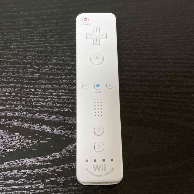 Wii(ウィー)のWiiリモコン プラス 白 エンタメ/ホビーのゲームソフト/ゲーム機本体(家庭用ゲーム機本体)の商品写真
