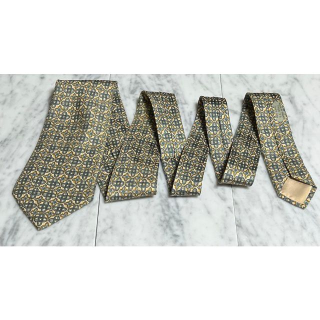Hermes - 【世界最高峰ネクタイ✨️極美品✨️】HERMES 総柄 マルチ