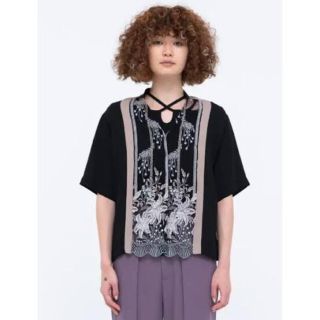 MURRALミューラル framed flowersleeve top