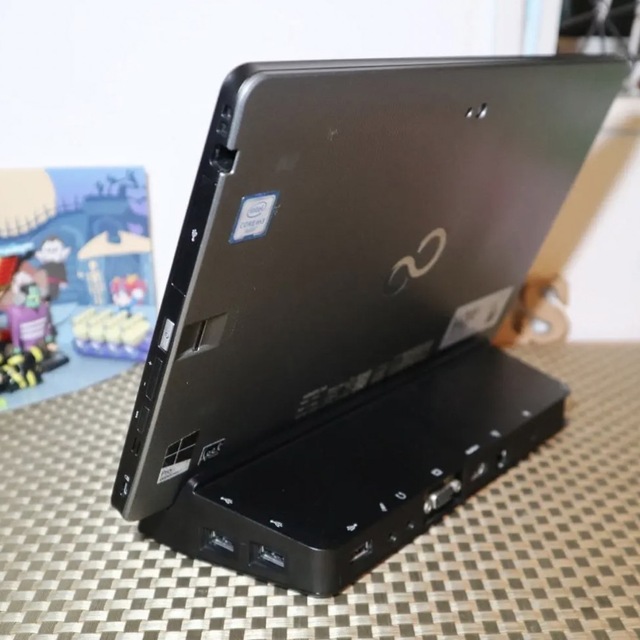極上品Win11タブレット高年式/CoreM&SSD/メ4/無線/カメラ/タッチ