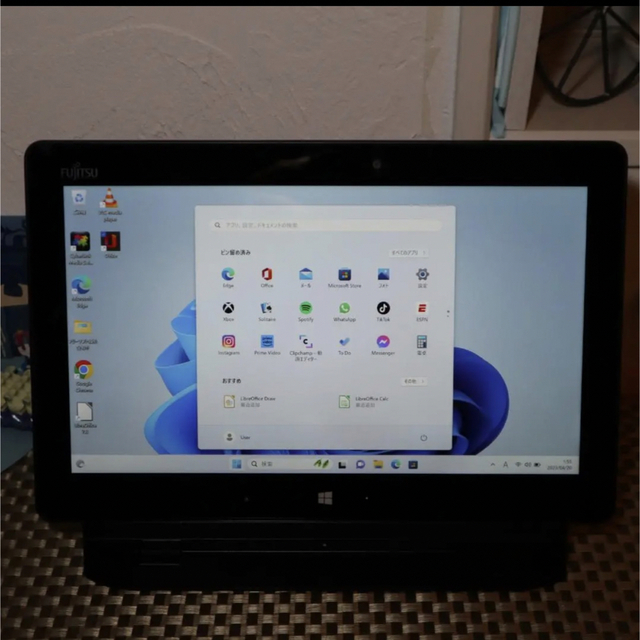 極上品Win11タブレット高年式/CoreM&SSD/メ4/無線/カメラ/タッチ 富士通 ブティック
