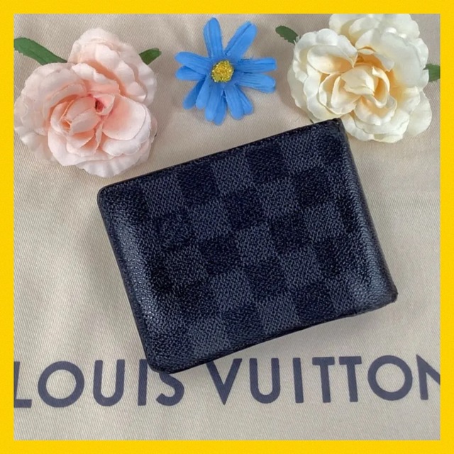 LOUIS VUITTON(ルイヴィトン)のルイ・ヴィトン　ポルトフォイユ・ミュルティクレル　ダミエ・グラフィット　男女共用 メンズのファッション小物(折り財布)の商品写真