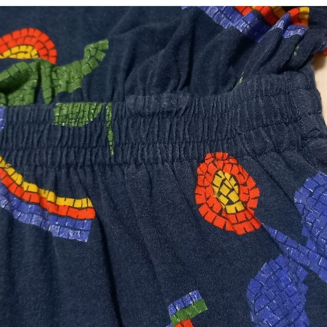 Design Tshirts Store graniph(グラニフ)のgraniph  お花の刺繍柄  ネイビー  ロングワンピース　ハグちゃん 様 レディースのワンピース(ロングワンピース/マキシワンピース)の商品写真