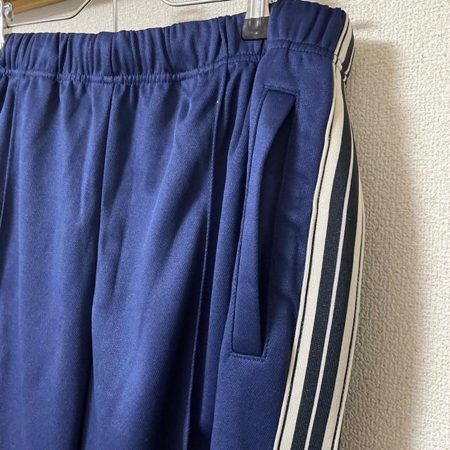 GU(ジーユー)のGU ジーユー メンズ ストレートトラックパンツ 67 BLUE メンズのパンツ(ワークパンツ/カーゴパンツ)の商品写真