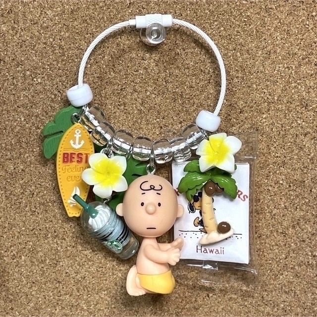 SNOOPY(スヌーピー)のハワイで砂遊びをする✨ 男の子👦🏝️キーホルダー ハンドメイドのアクセサリー(キーホルダー/ストラップ)の商品写真