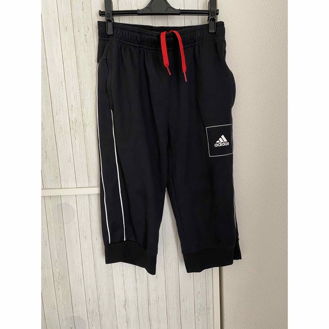 adidas(アディダス)のadidasハーフパンツスウェット160cm キッズ/ベビー/マタニティのキッズ服男の子用(90cm~)(パンツ/スパッツ)の商品写真