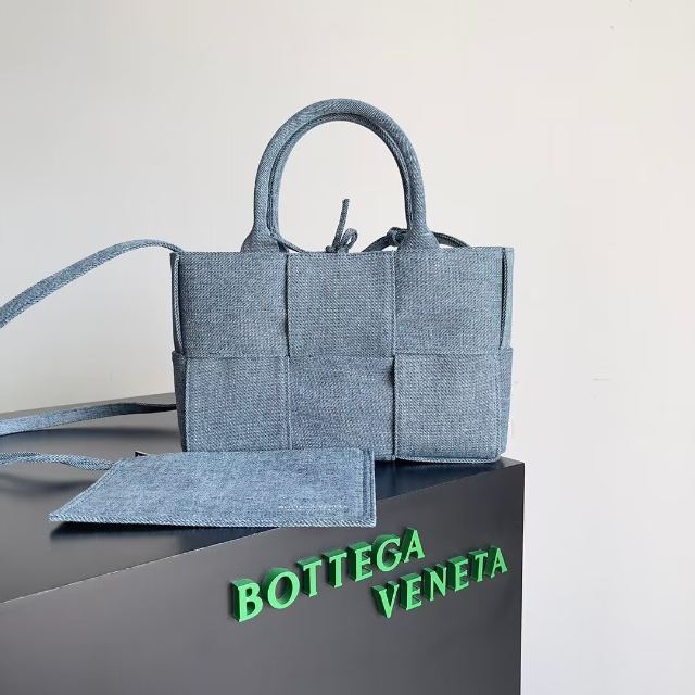 最大12%OFFクーポン Veneta Bottega - bottegaveneta  ボッテガヴェネタ　ミディアム　mini ショルダーバッグ
