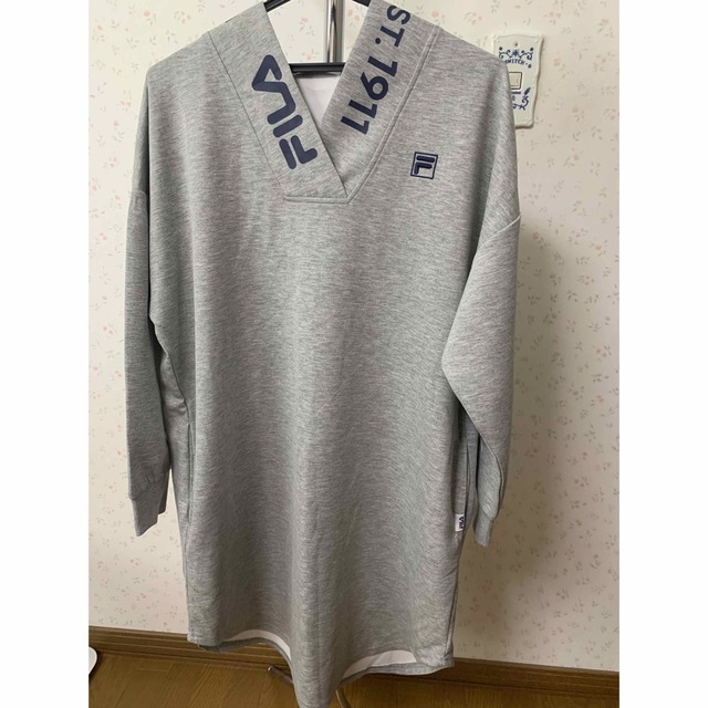 FILA(フィラ)のFILA パーカー　トレーナー　グレー レディースのトップス(トレーナー/スウェット)の商品写真