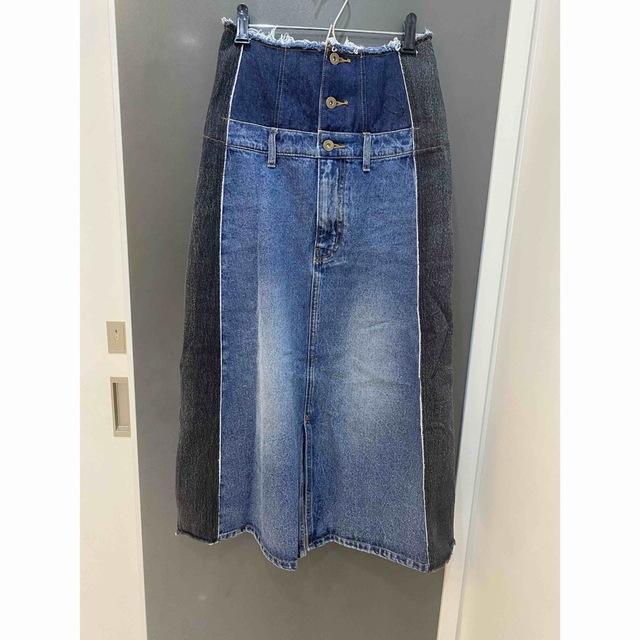 Ameri VINTAGE(アメリヴィンテージ)のAmeri  REMAKE LIKE DENIM SKIRT レディースのスカート(ロングスカート)の商品写真