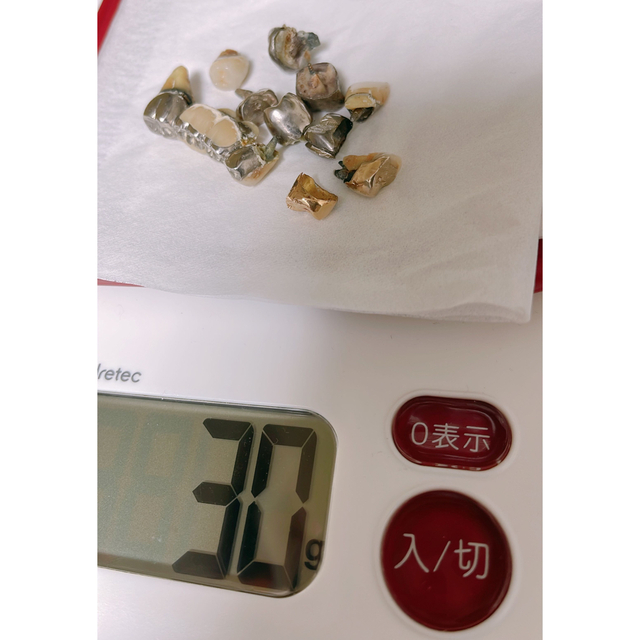 除去冠 撤去冠 金パラ26ｇ ゴールド4ｇ 合計30ｇ コスメ/美容のオーラルケア(歯ブラシ/デンタルフロス)の商品写真